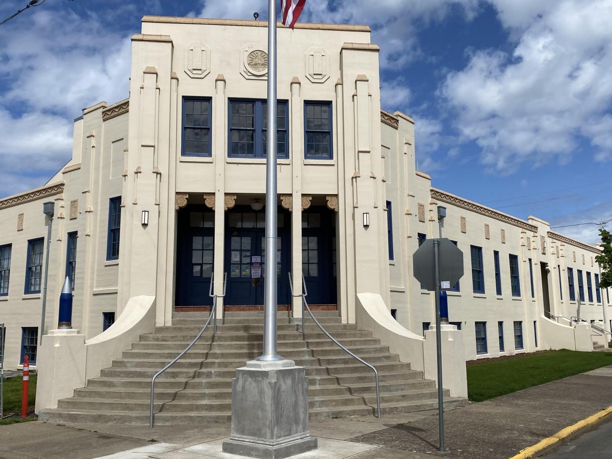 Photo of Cottage Grove Armory.